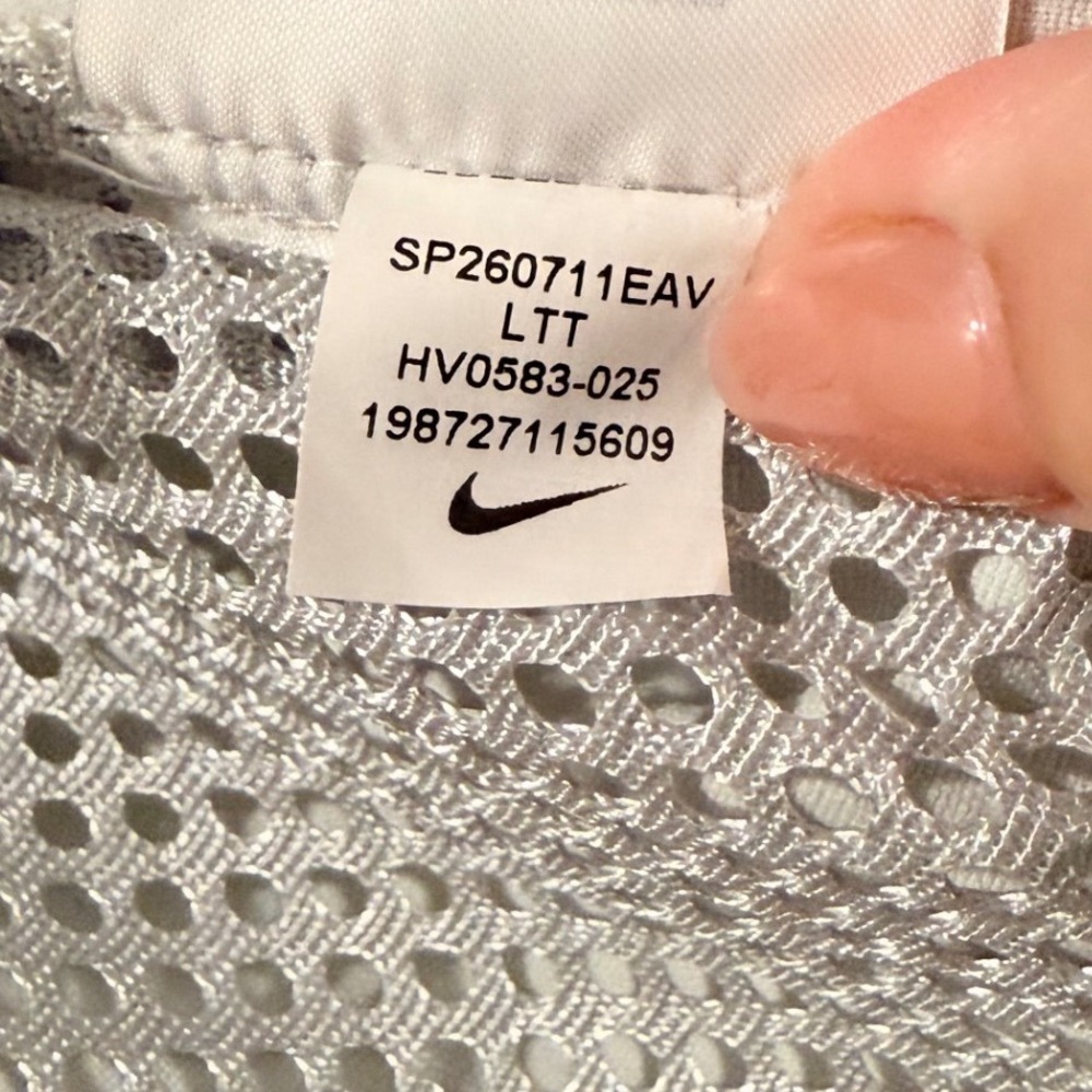 Nike ACG Smith Summit Jacket Womens L Grey UV Resistant NWT HV0583-025 - Picture 7 of 13